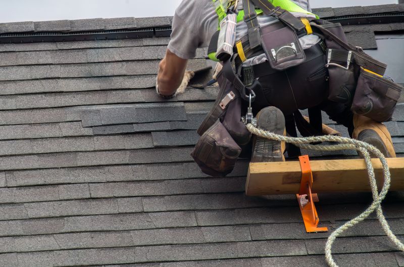 Asphalt Roofing Service in Milford, MI