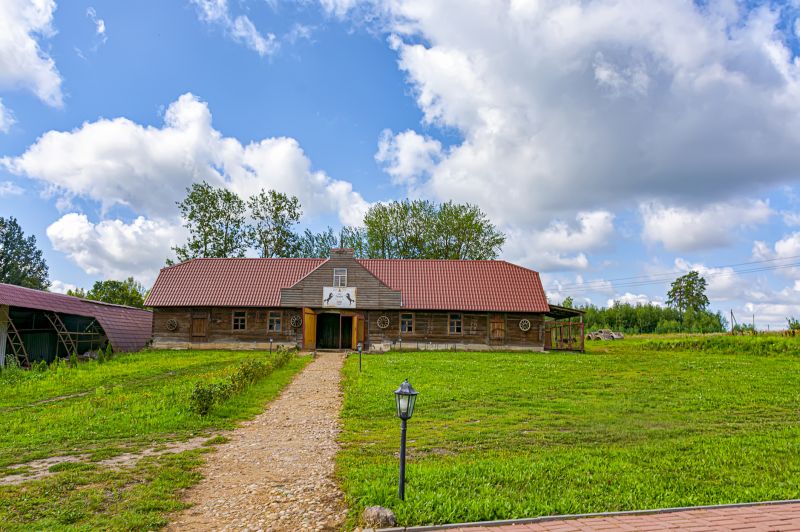 Barn Roof Construction in Milford, MI